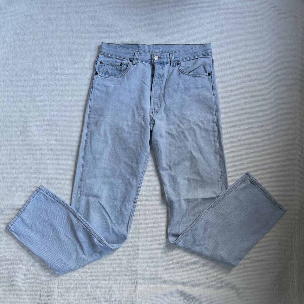 Vintage Levi’s 501 Light Wash Jeans 33x34 (Fits 32) USA Button Fly